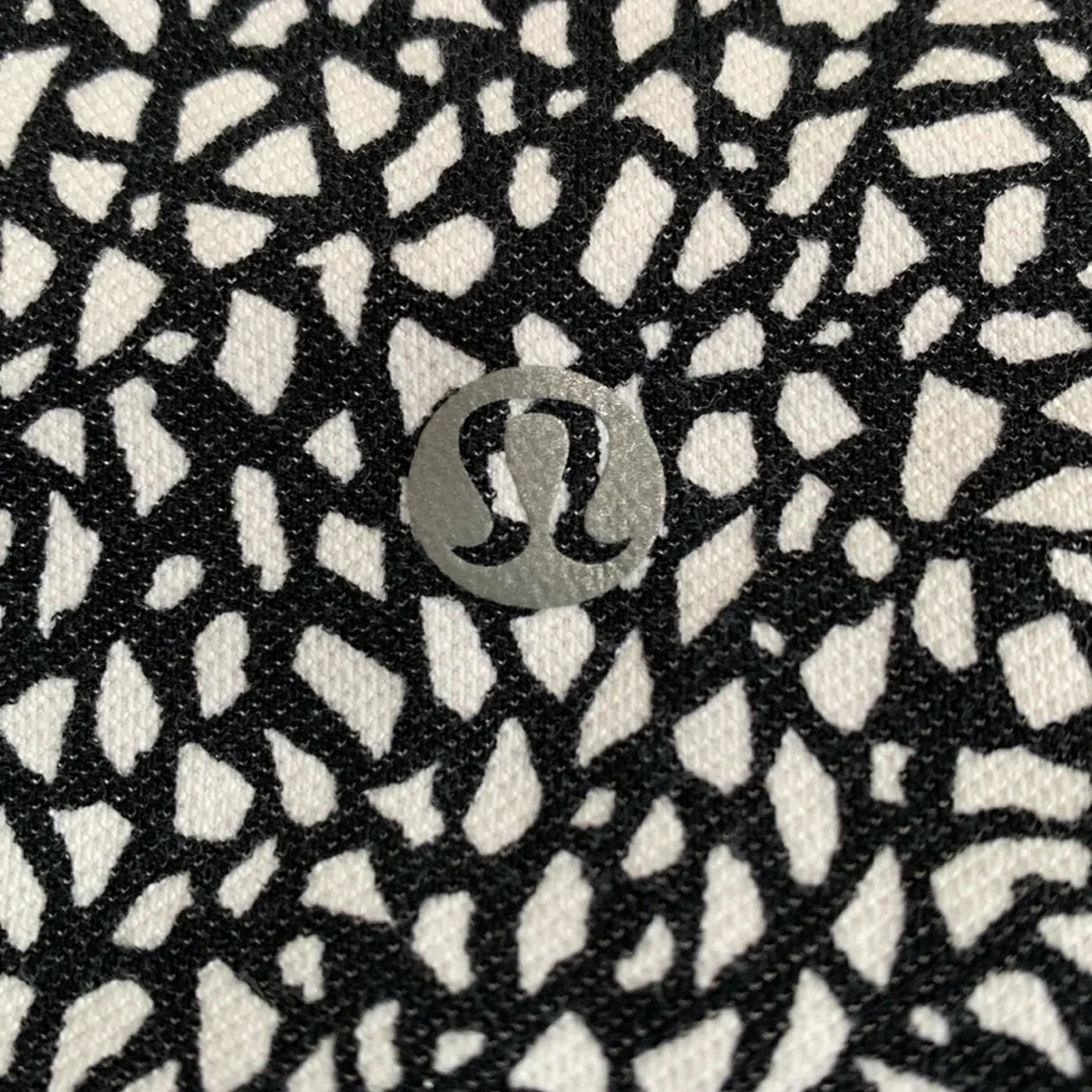Lululemon women’s Wunder Under Crop Hi-Rise leggings In Miss Mosaic Black size 4 - Picture 5 of 5